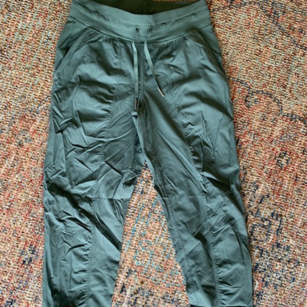 Lululemon Dance Studio Joggers Size 6